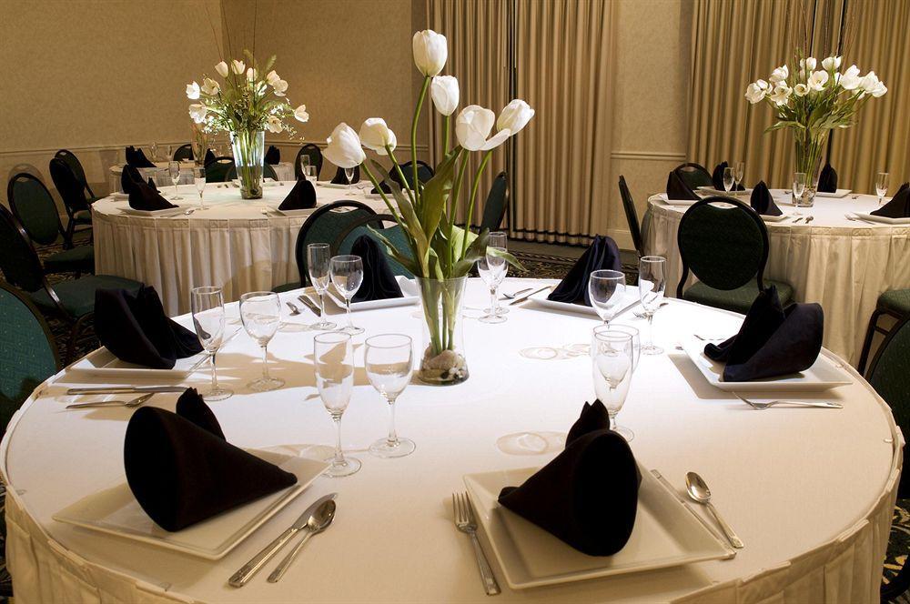 Hilton Garden Inn Portland Airport Екстер'єр фото