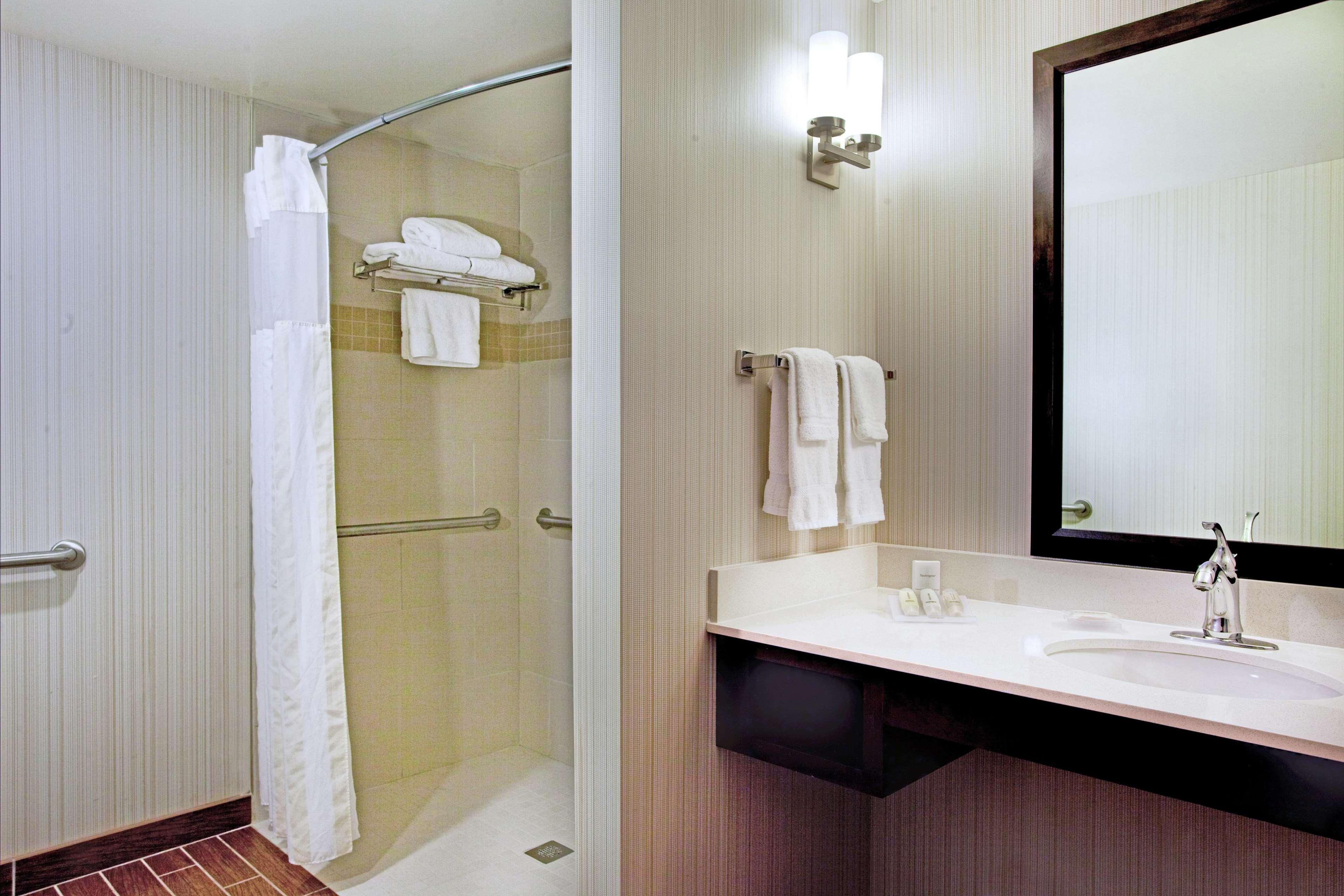 Hilton Garden Inn Portland Airport Екстер'єр фото