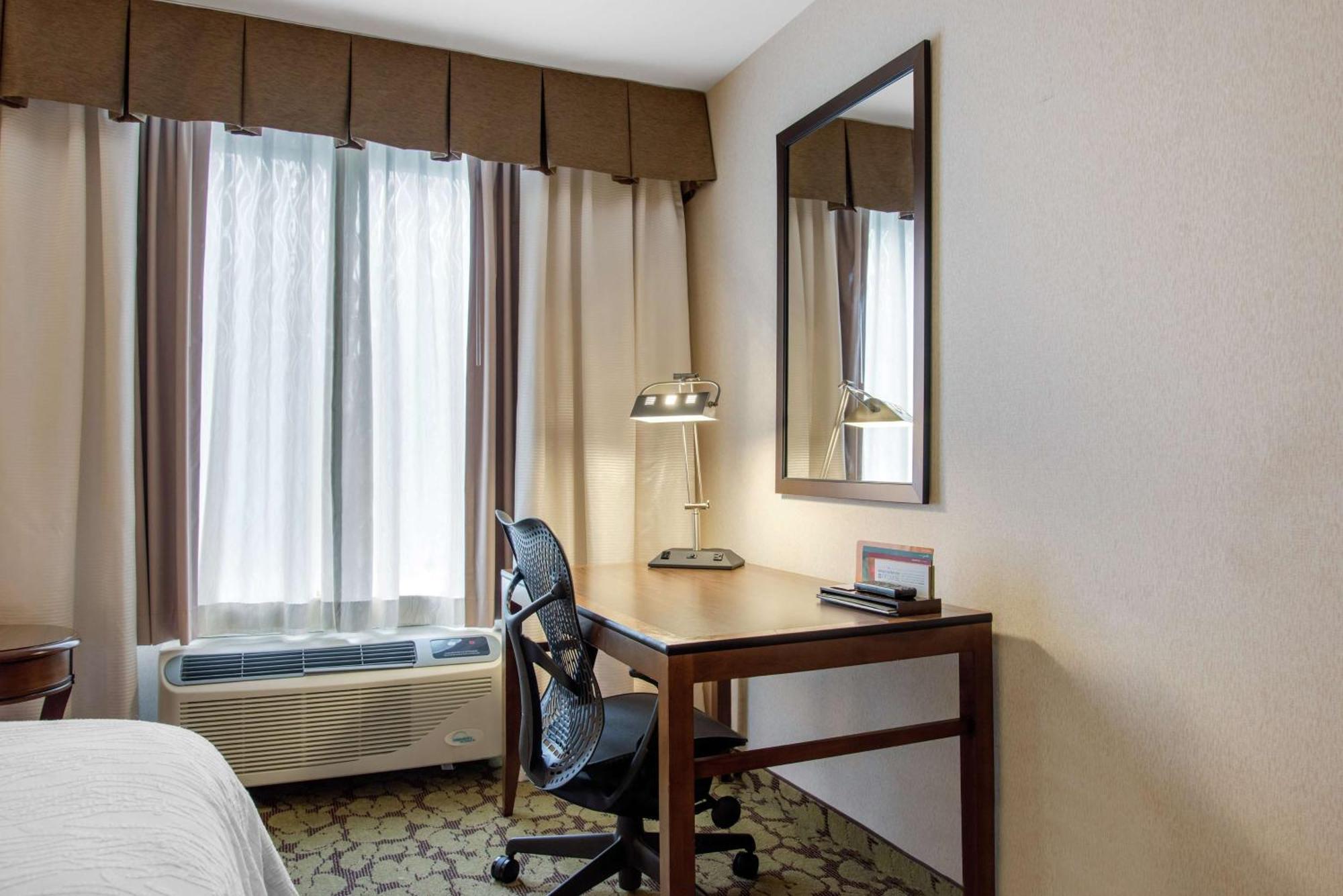 Hilton Garden Inn Portland Airport Екстер'єр фото