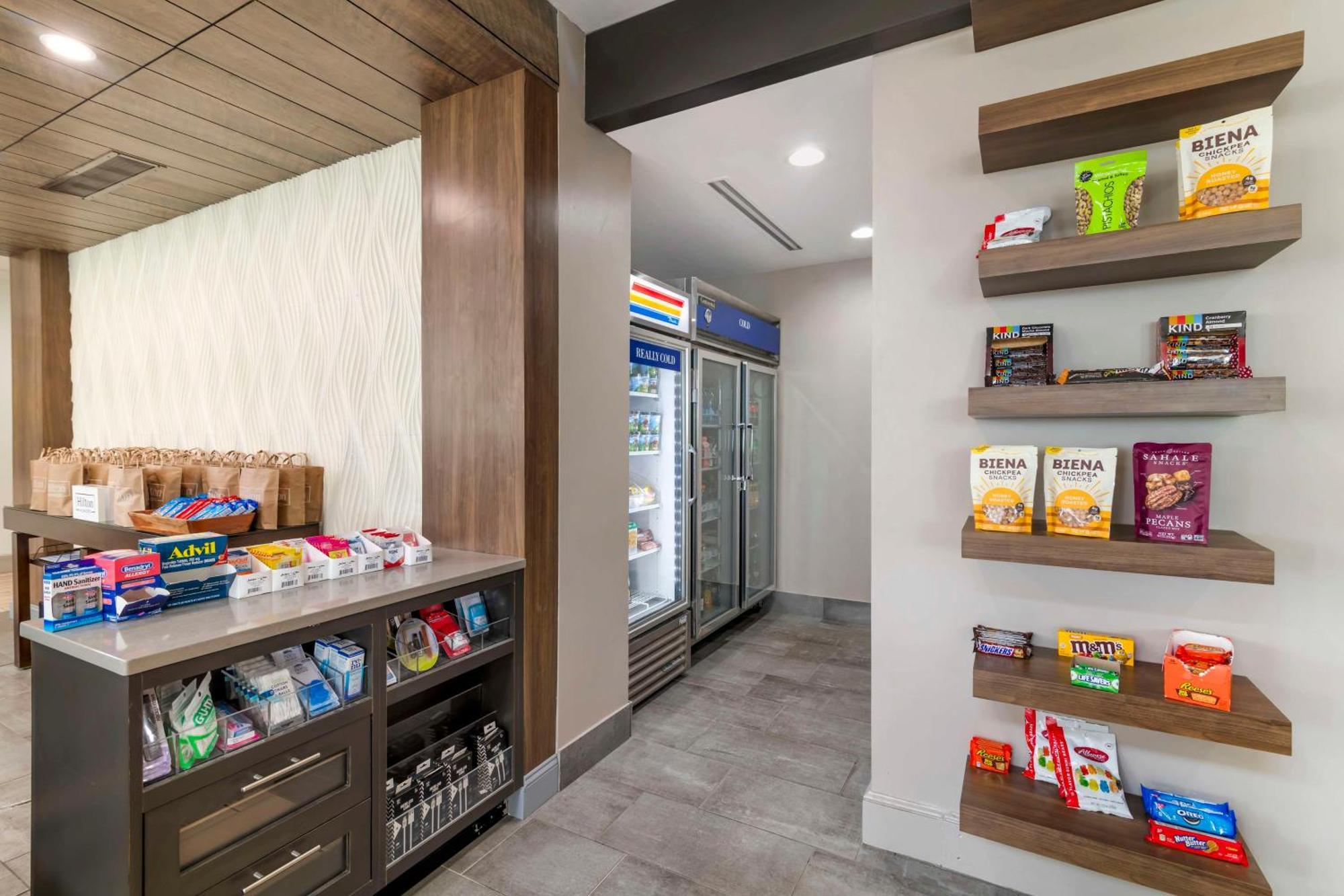 Hilton Garden Inn Portland Airport Екстер'єр фото
