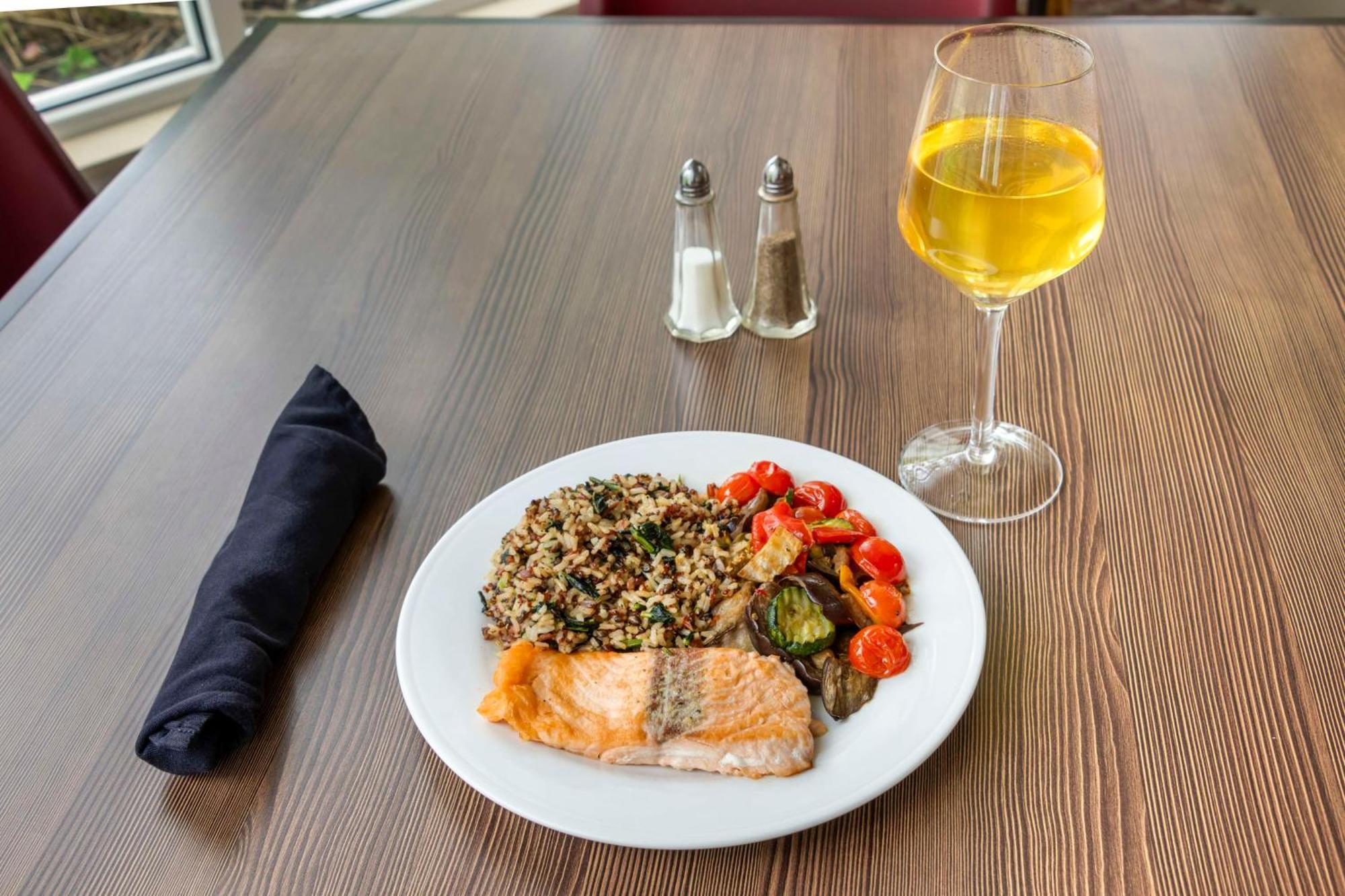 Hilton Garden Inn Portland Airport Екстер'єр фото