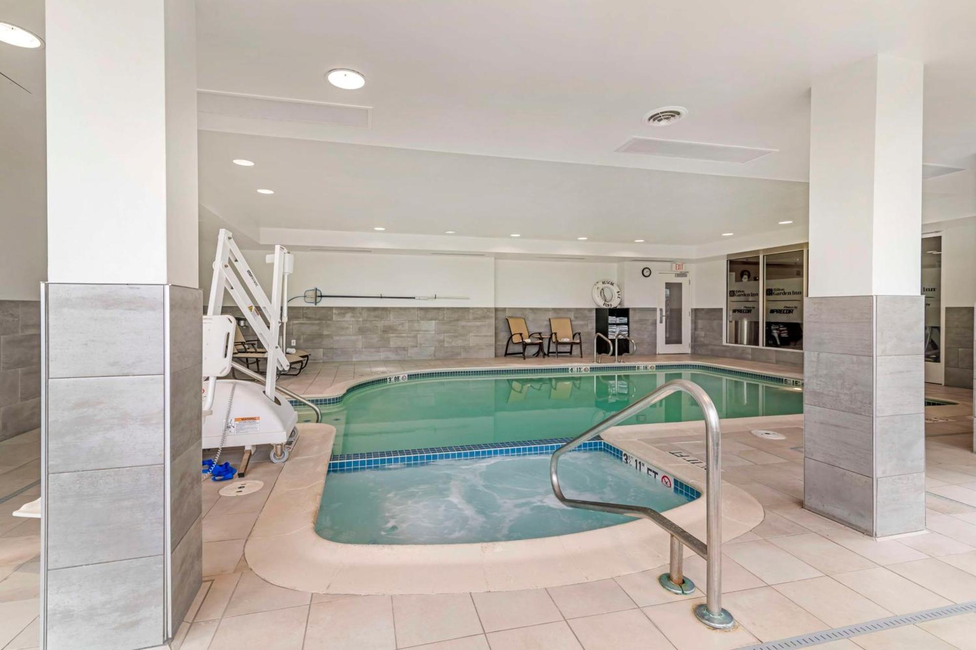 Hilton Garden Inn Portland Airport Екстер'єр фото